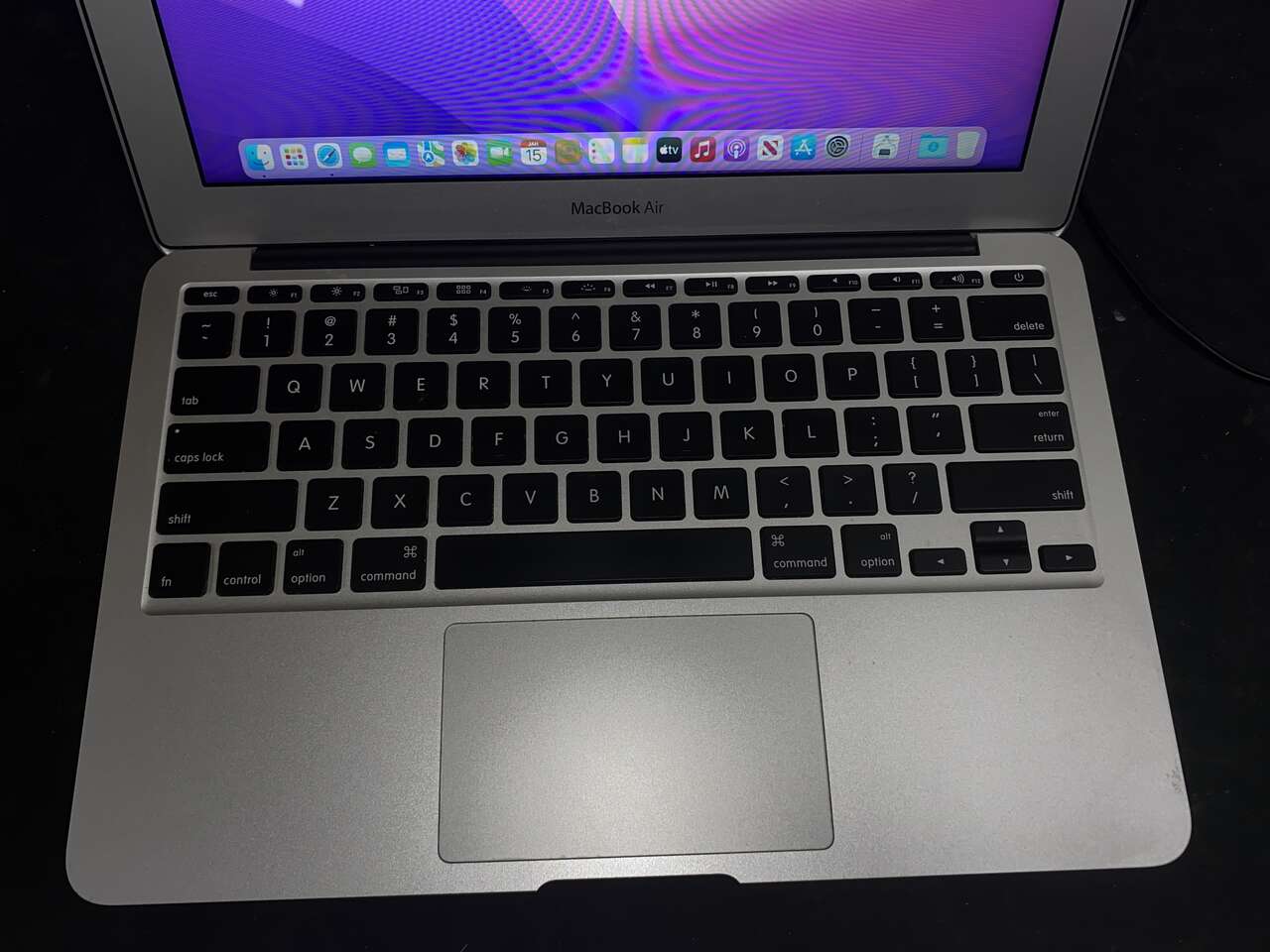 2015 MacBook AIR/i5/4gb RAM/128gb SSD W/ 120 Day Warranty!