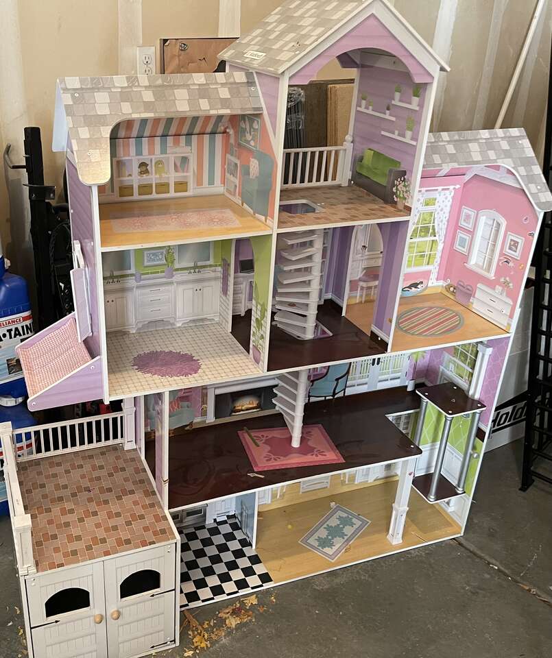 Play Doll House For sale!!! $40 for Sale in Sacramento, CA - OfferUp