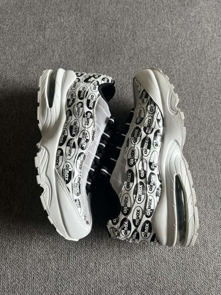 Nike Air Max 95 SE Shoes Size 5.5Y Worn Twice.