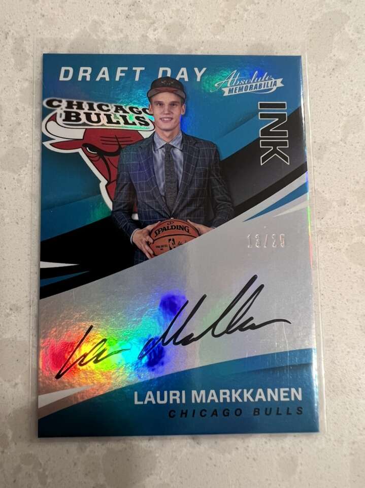 Lauri Markkanen 2017-18 Draft Day Auto RC #d 13/25