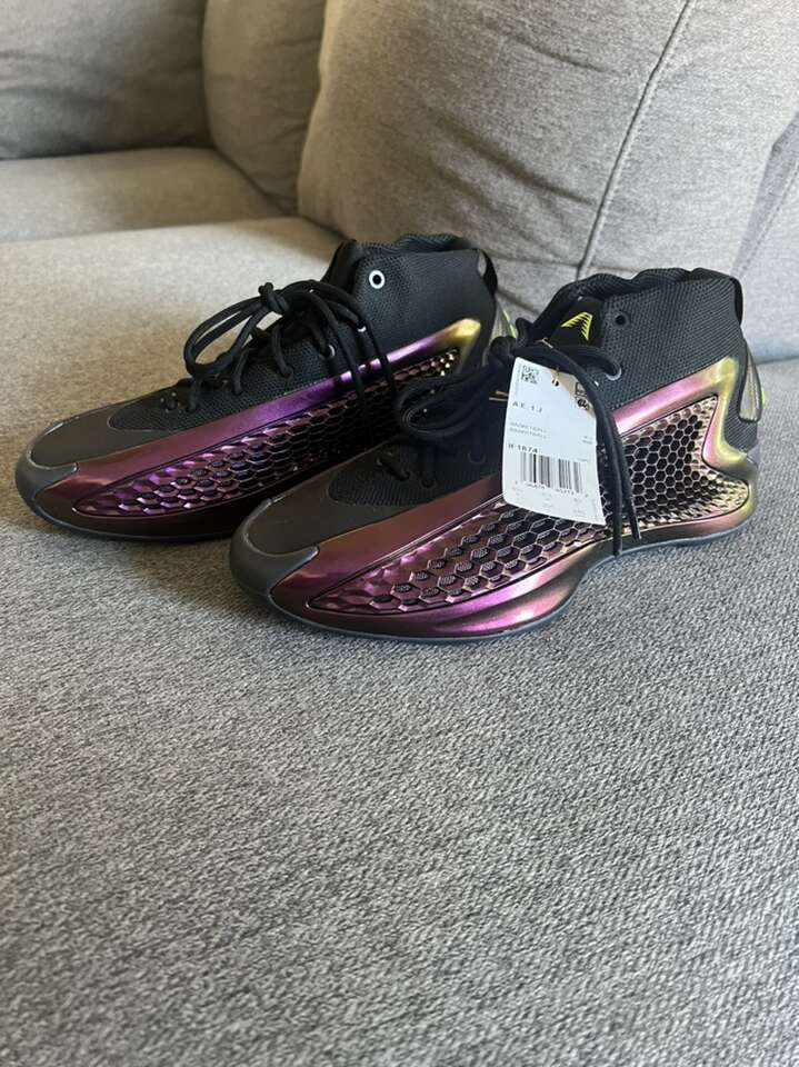 Adidas A.E. 1 Basketball Shoes Size 7 NEW