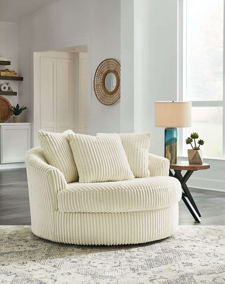 Lindyn Oversized Swivel Accent Chair- Living Room Furniture - Action Home Furniture