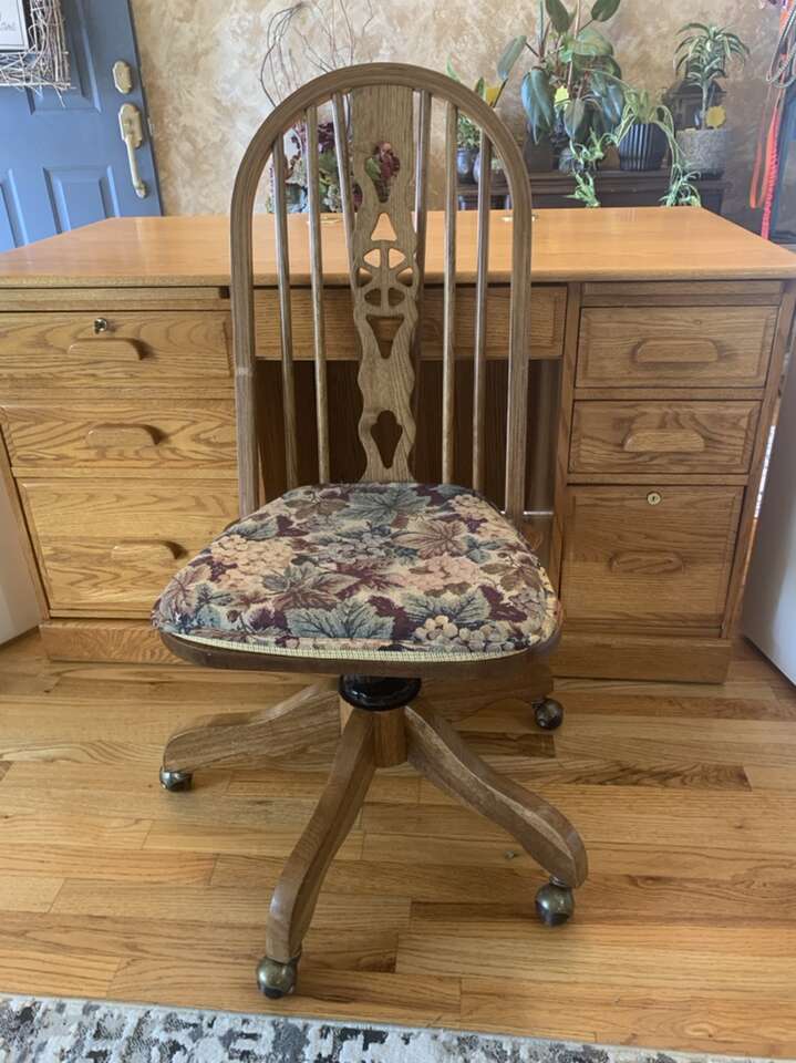Solid Oak Chair W/Pad