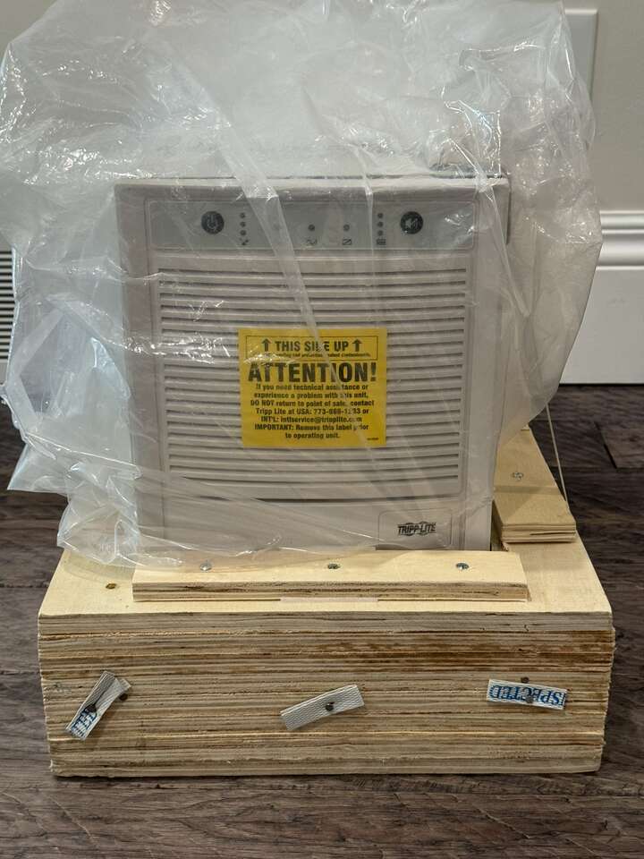 Eaton SmartPro 120V 2.2kVA 1.92kW UL Business Industrial Medical-Grade Line-Interactive UPS Battery Power Backup SMART2500XLHG