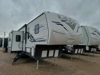 CLOSEOUT!! 2022 PALOMINO PUMA UNLEASHED 383DSS