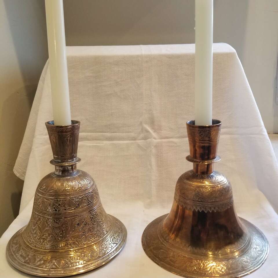 ANTIQUE HEAVY BRASS LARGE CANDLESTICK HOLDERS, 7 1/2 inches TALL