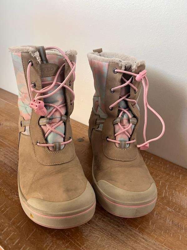 Keen Boots, big girl size 6