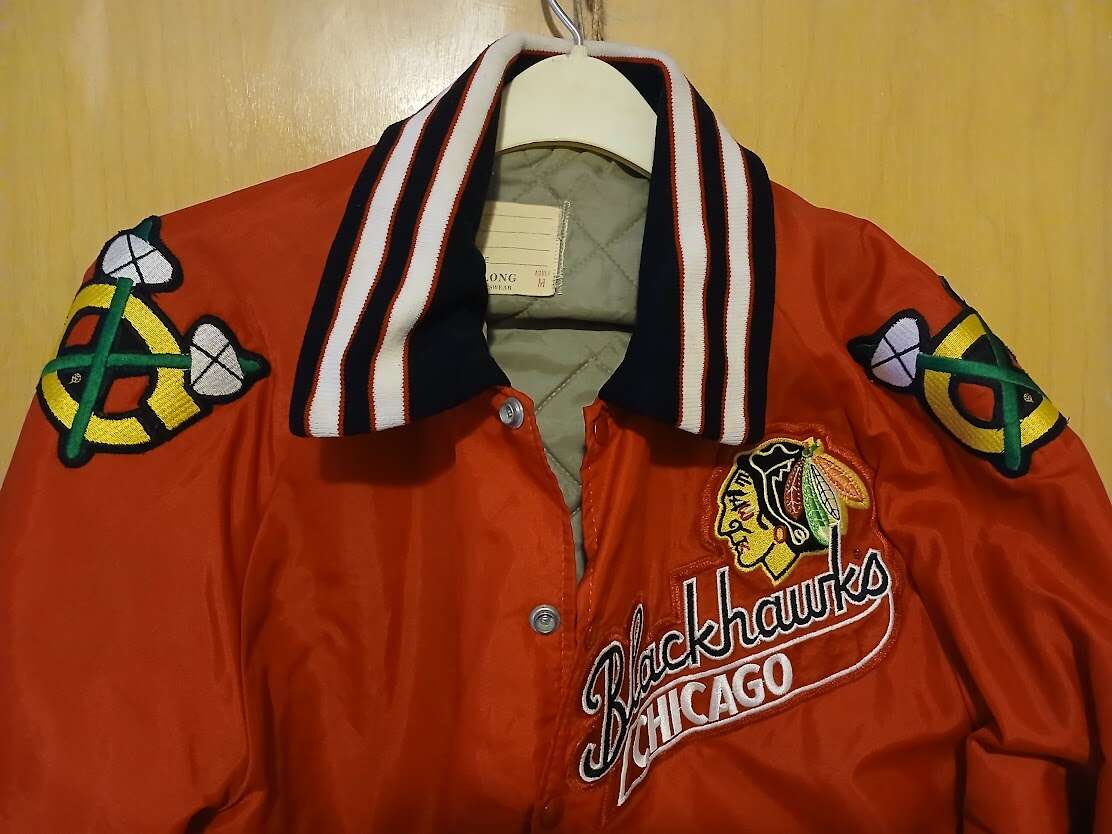 Vintage 1980’s DeLong Chicago Blackhawks NHL Nylon Bomber Jacket Black Size M