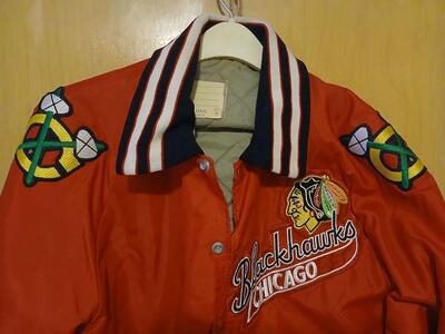 Vintage 1980’s DeLong Chicago Blackhawks NHL Nylon Bomber Jacket Black Size M