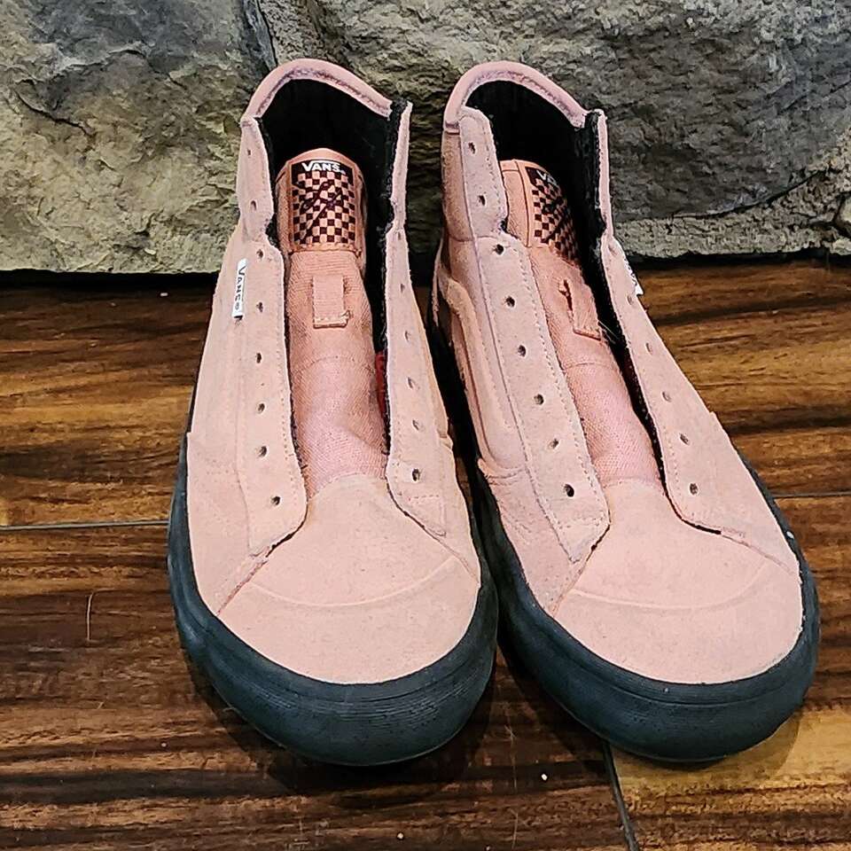 Women's Sz. 9 Vans The Lizzie Shoe