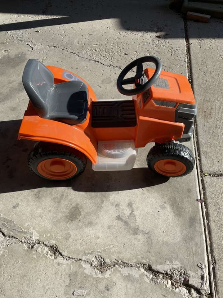 Kids Riding lawn Mower