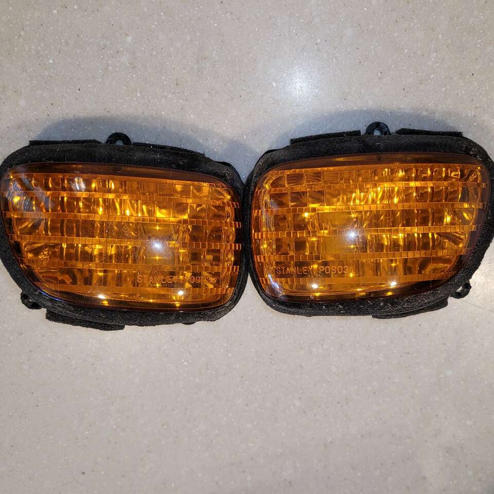 2001-10 Goldwing Signal Lenses & Bulbs