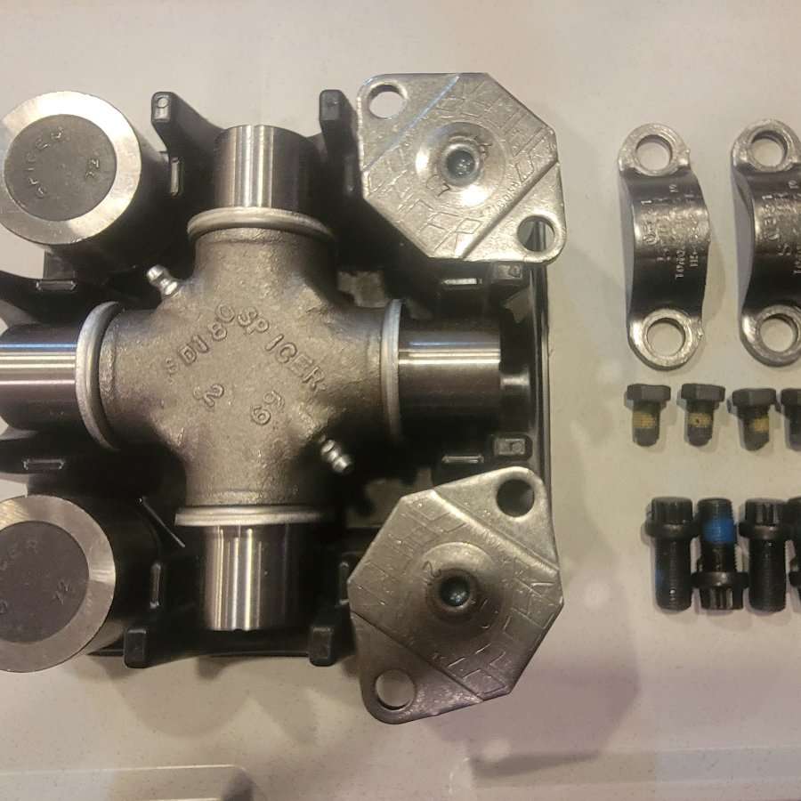 5-675X Dana Spicer Universal Joint U-JOINT Nee