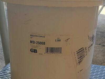 Gardner Bender Insulated Metal Staple 1/2 Inch