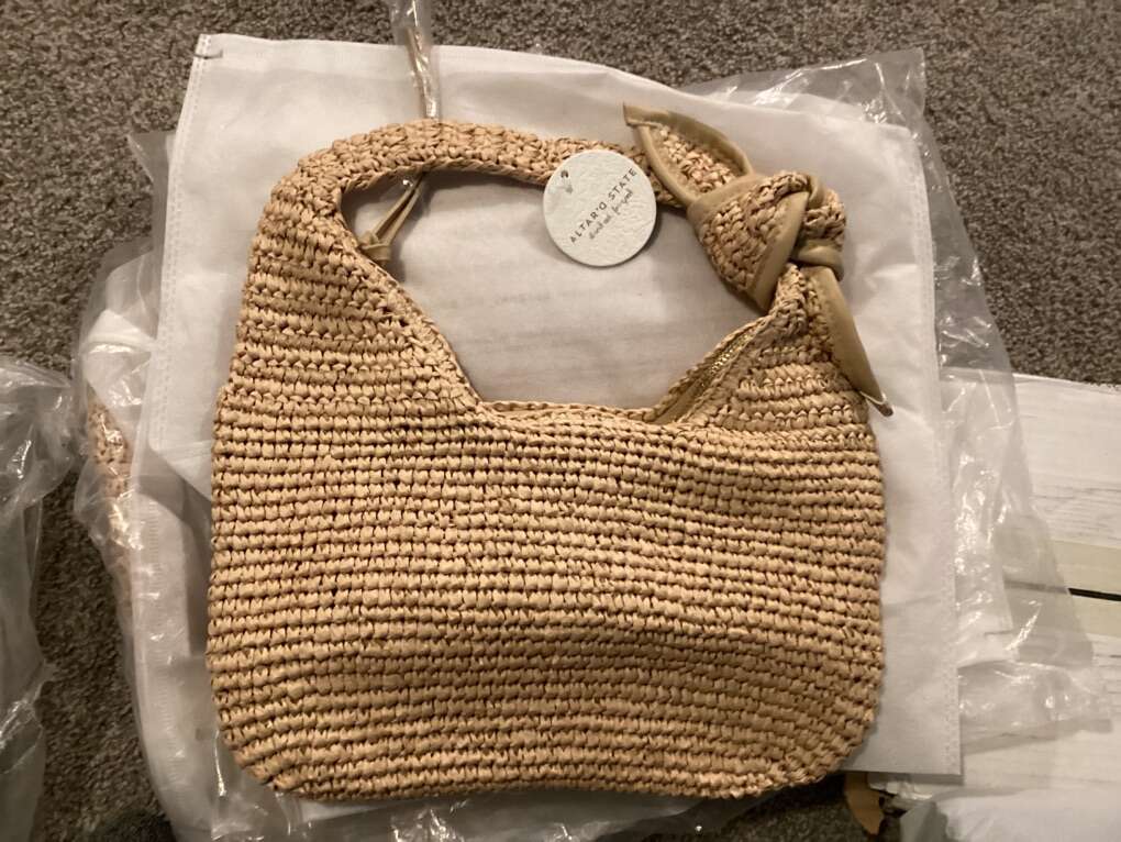 Altard State Stand Out For Good Purse