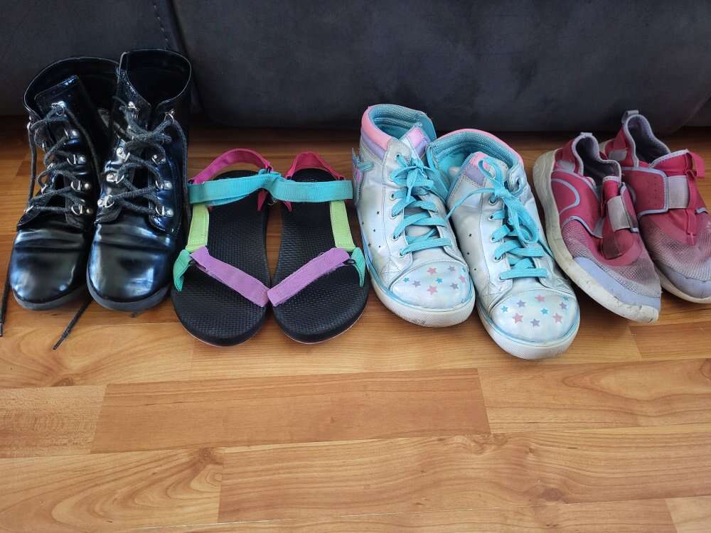 Girls Shoes/Slippers