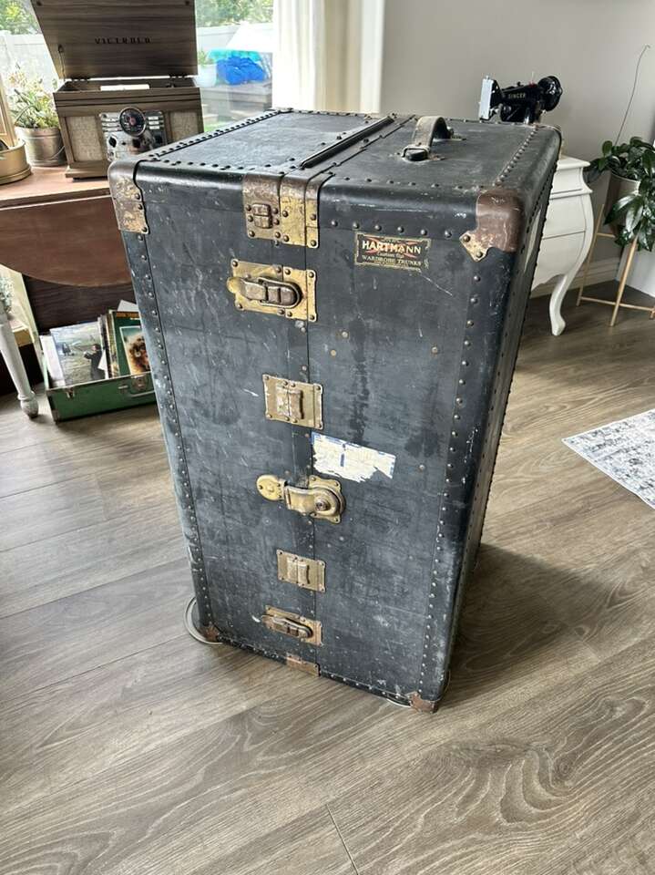 Hartmann Cushion Top Truck