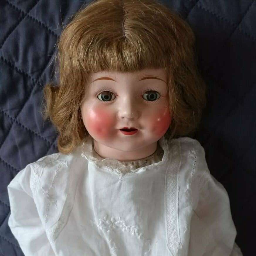 E.I.H. Co. Inc. Vintage doll