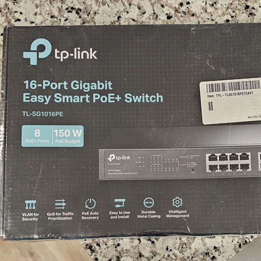 TP-LINK 16-Port