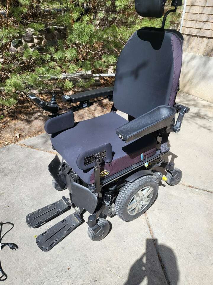 Electric wheel chair