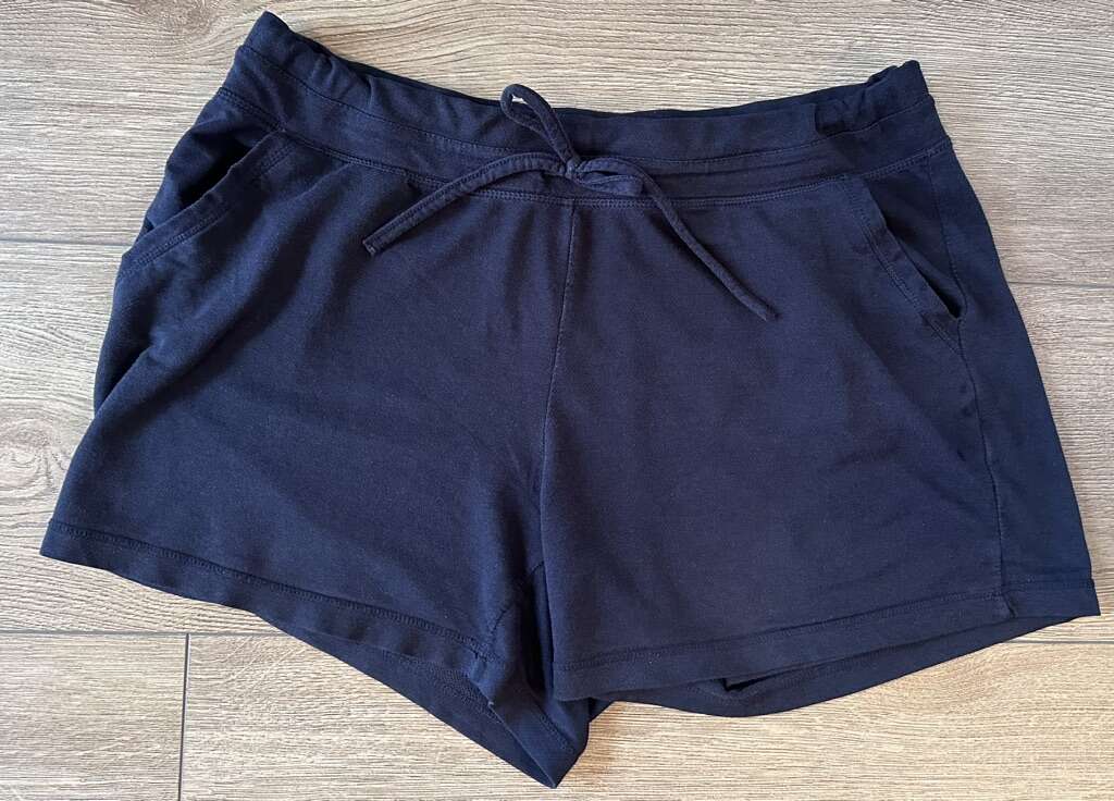 Size Medium Black Drawstring Shorts with Pockets