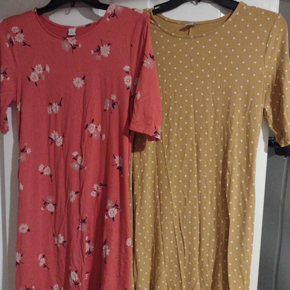 Two old navy size medium dresses