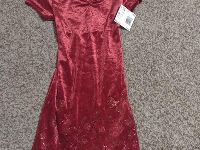 *Brand New size 7/8 girls dress