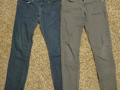 2 women's Forever 21 pants