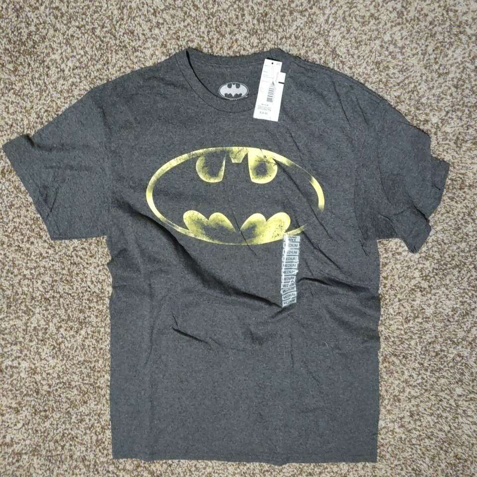 Brand New Men's med batman t shirt
