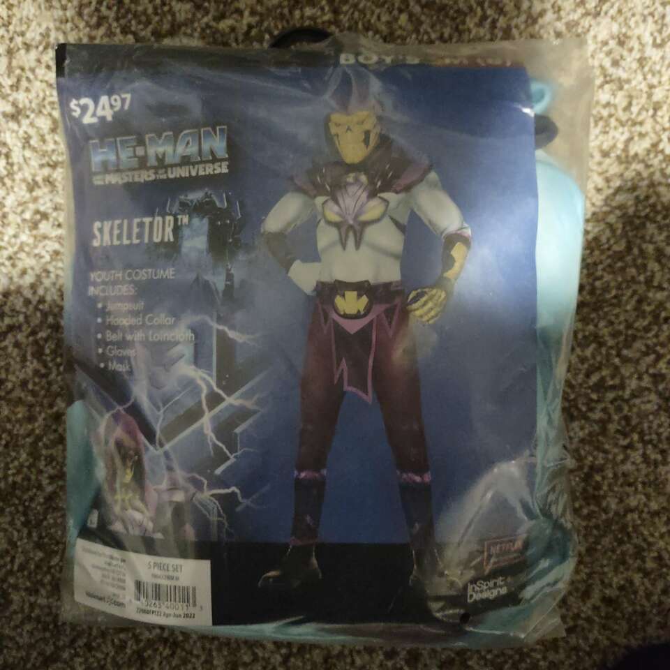 Brand New He-Man Skeletor costume sz med 8