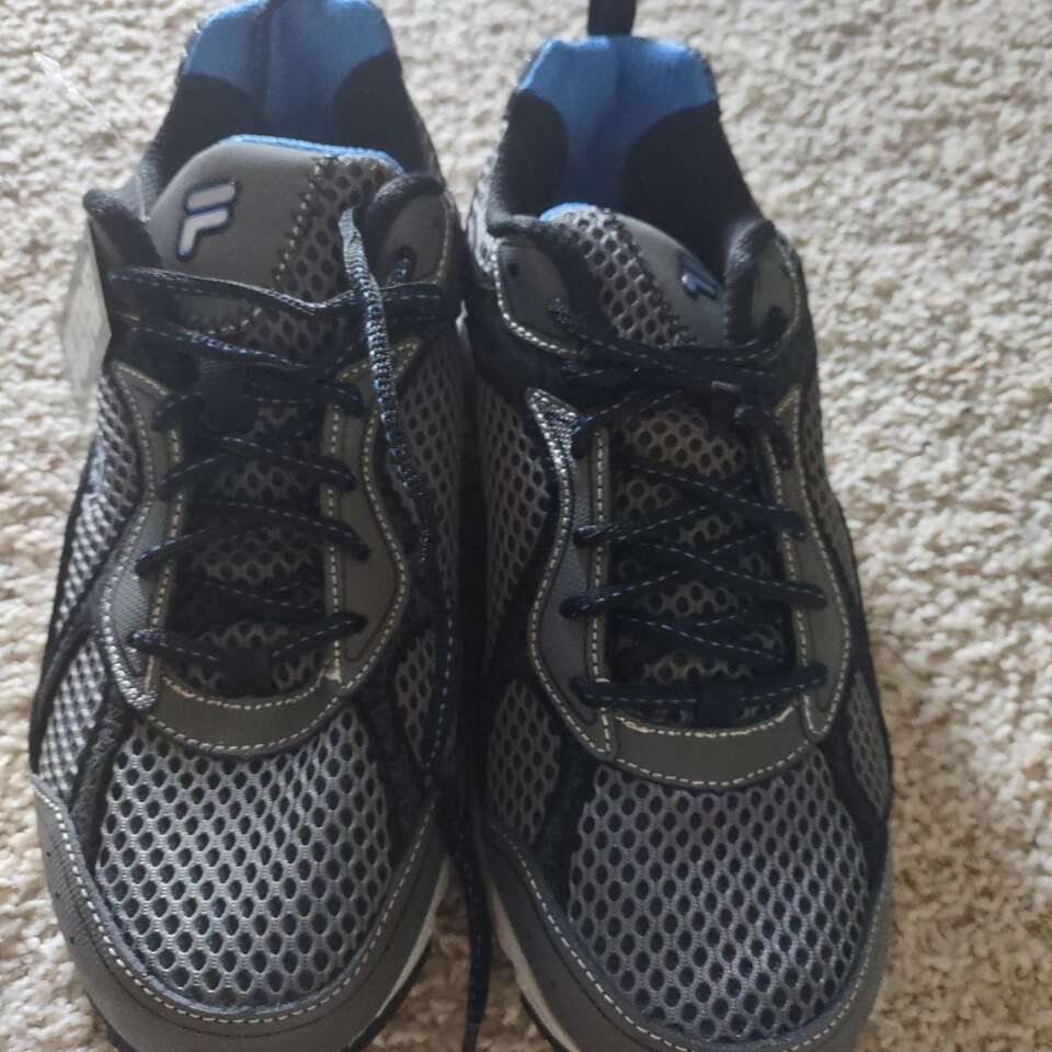 Brand New! Fila men's WIDE running shoe size 11.5