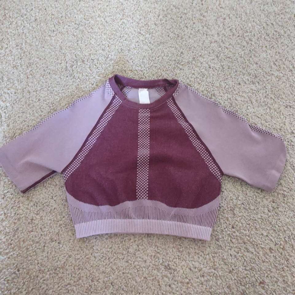 Fabletics seamless crop top workout shirt sz med