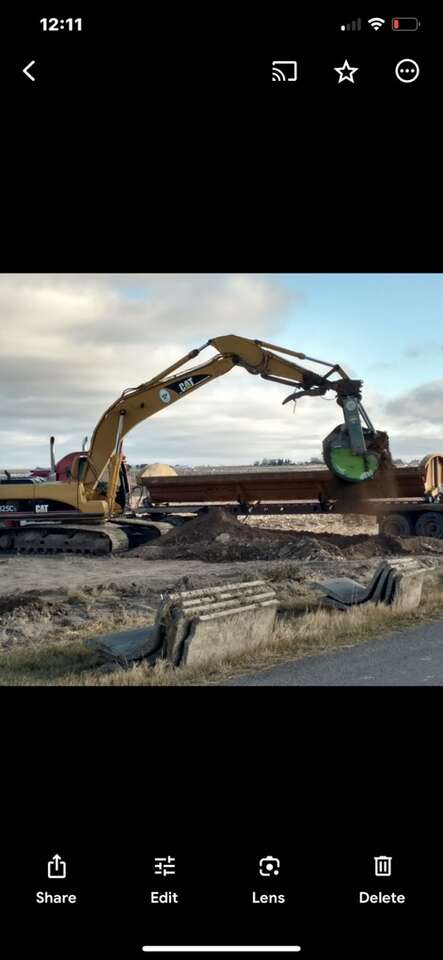 E130 Flip Screen Bucket