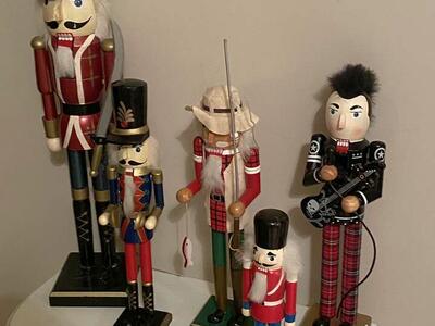 Vintage Nutcracker Lot (5)