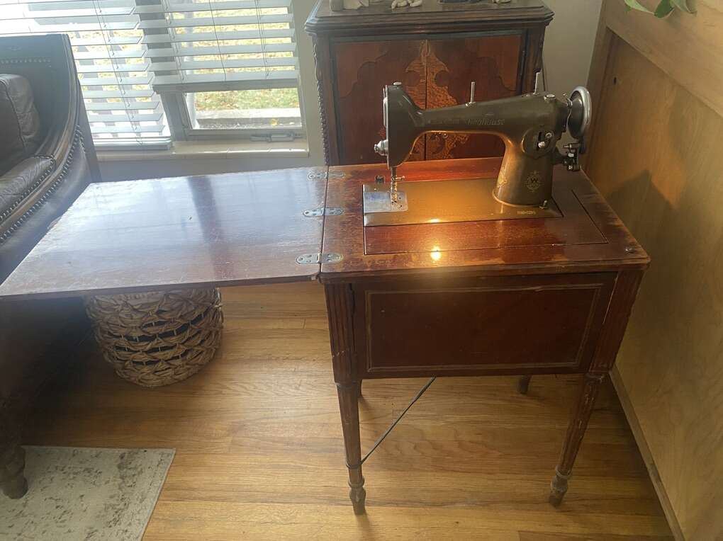 Westinghouse Sewing Machine & Mahogany Table