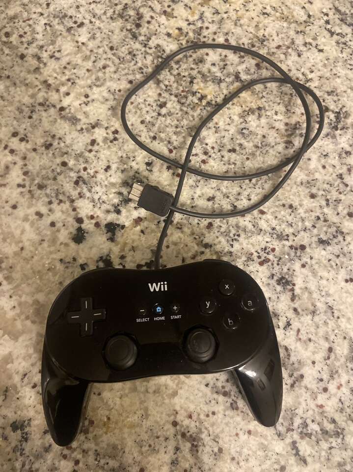 Original Pro Nintendo Black Control For Wii