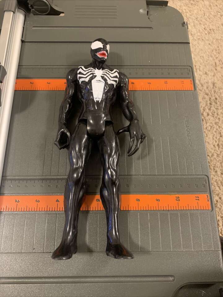 Venom Spider-Man Titan Hero Series 12”