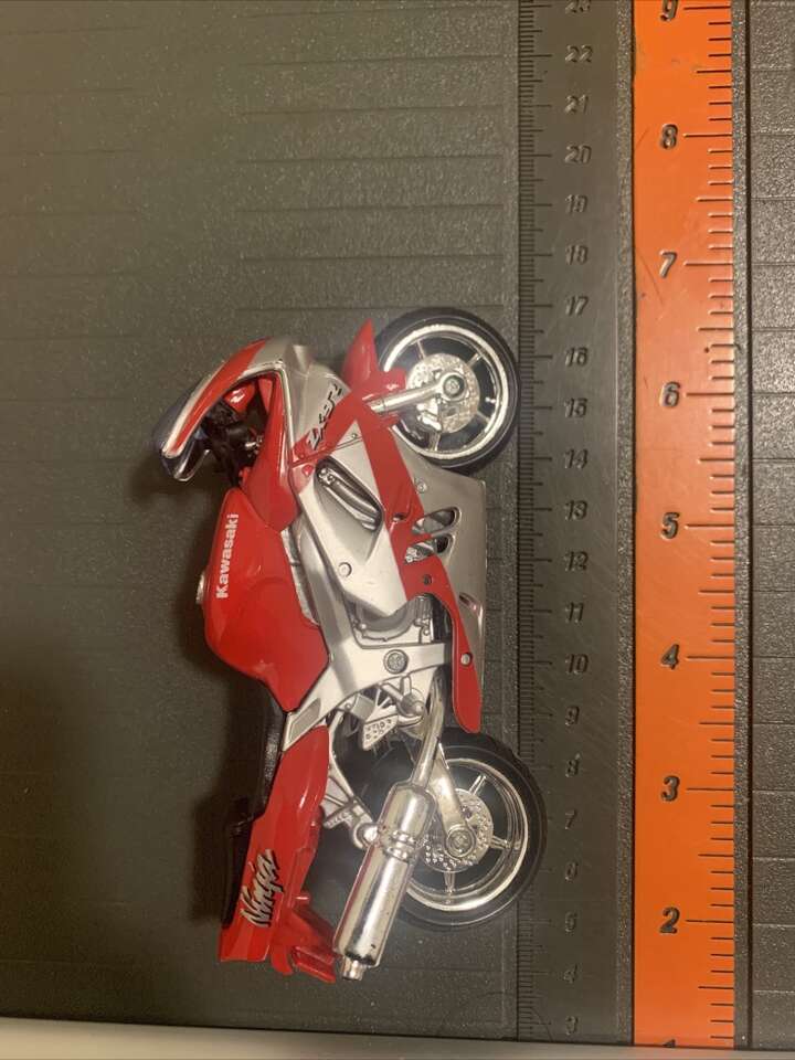 Kawasaki Ninja ZX-9R Red Silver