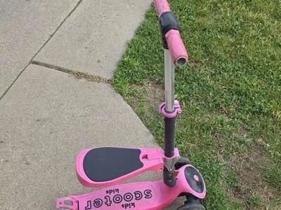 Little Girls Scooter with seat