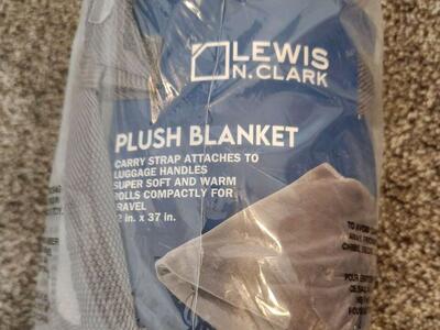 NEW Lewis N. Clark Plush Travel Blanket