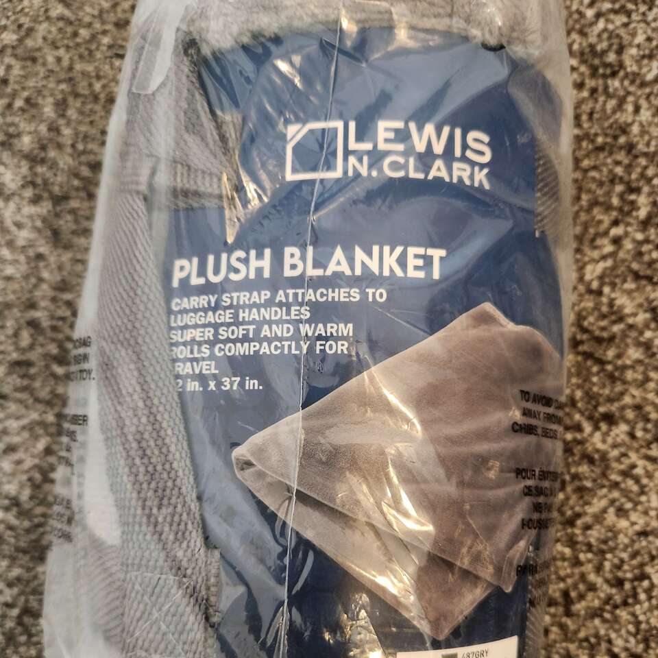 NEW Lewis N. Clark Plush Travel Blanket