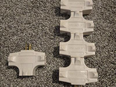 NEW Heavy Duty Grounded Triple Plug Adapters (5)
