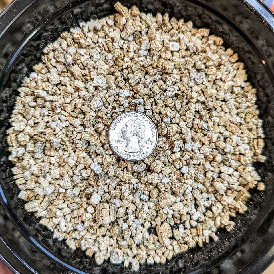 VERMICULITE - Coarse Vermiculite Giant 6 cu ft Bags