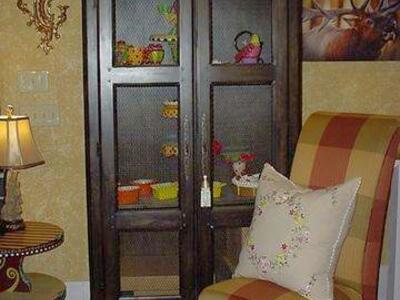 REDUCED!! GEORGEOUS SOLID WOOD PULASKI CARVED FRENCH CURIO PIE SAFE STORAGE CABINET