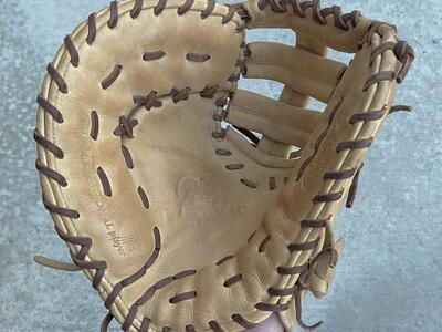 Rawlings Gold Glove 13 in. LH Baseball/Softball Glove
