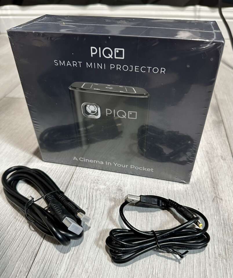 Brand New Piqo HD Mini Projector w/ Hdmi Cable
