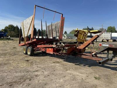 1032 New Holland Bale Wagon Pull Type