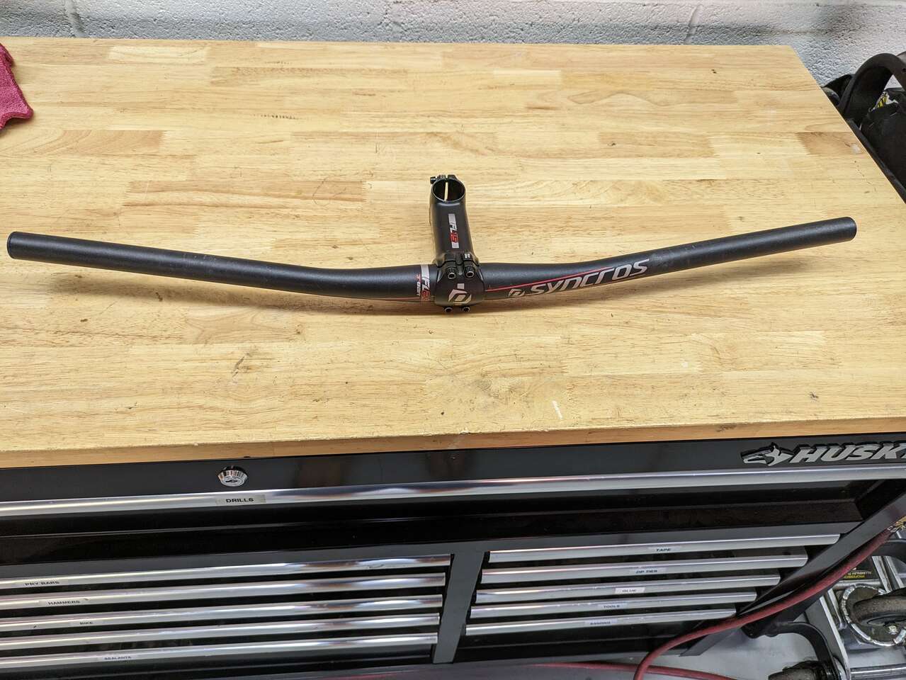 FSA Syncros 1-1/8 x 90mm 0 deg rise stem and alloy bars