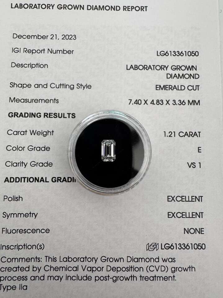 1.21ct Emerald E VS 1 lab grown diamond