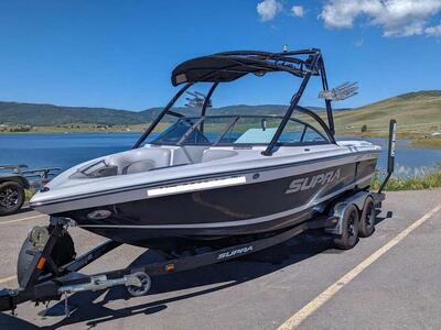 Supra Launch 21V Wake and Ski Boat